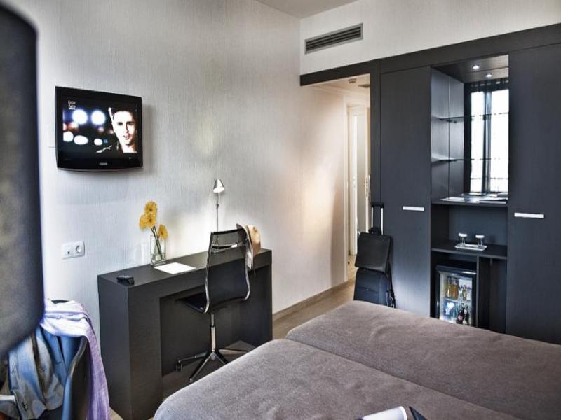 Hotel Lyon Βαρκελώνη Εξωτερικό φωτογραφία