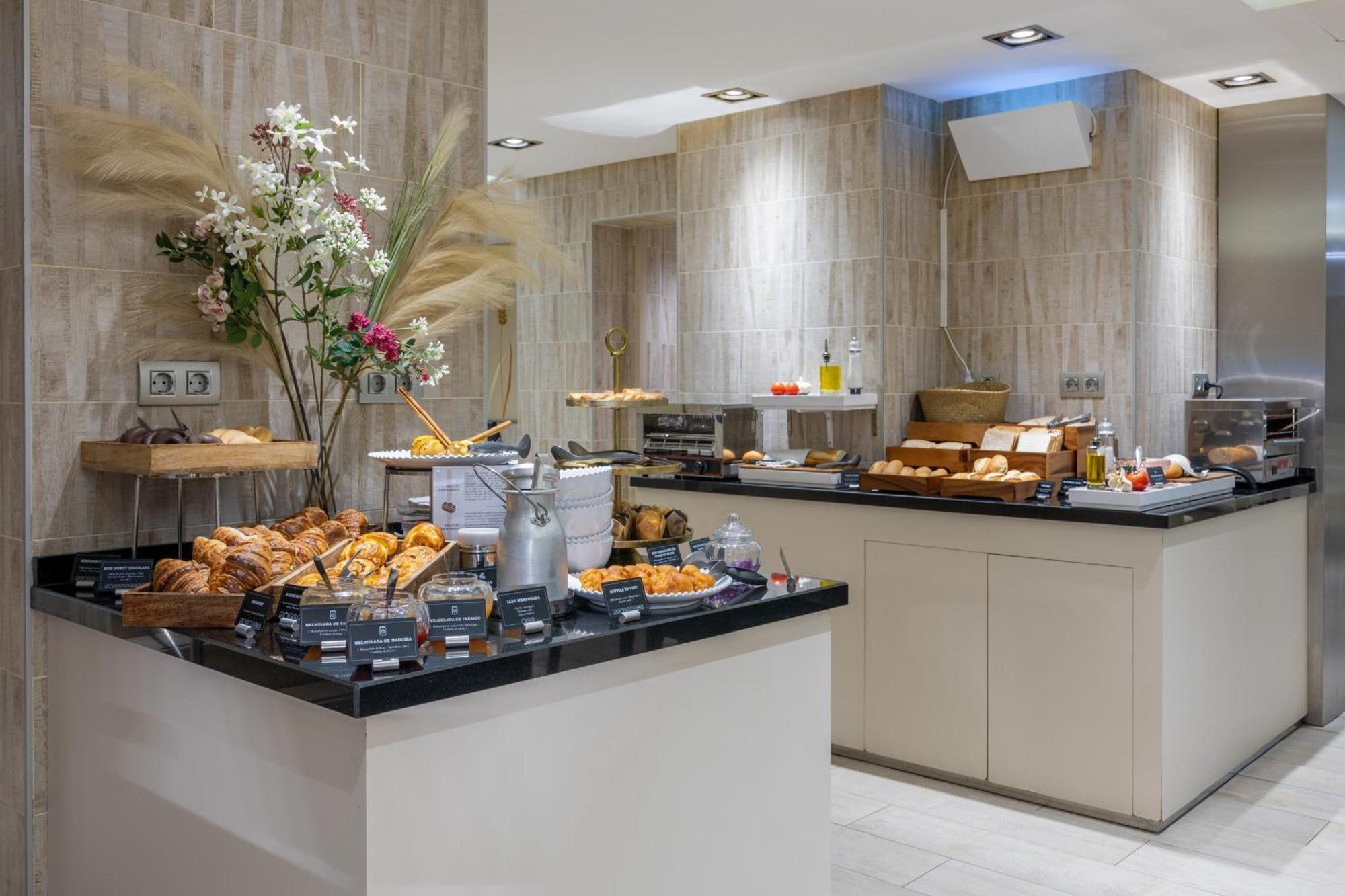 Hotel Lyon Βαρκελώνη Εξωτερικό φωτογραφία