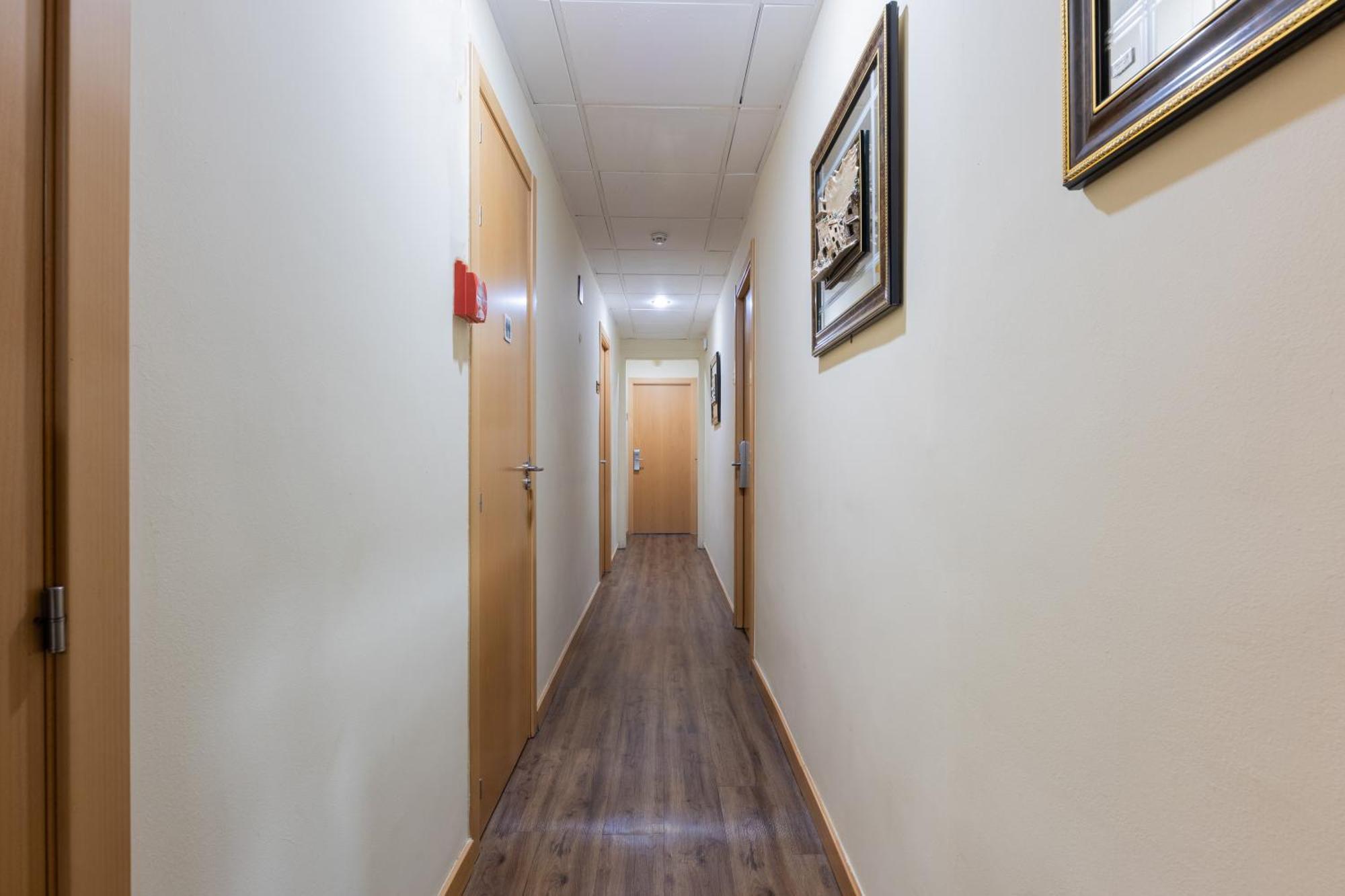 Hotel Lyon Βαρκελώνη Εξωτερικό φωτογραφία