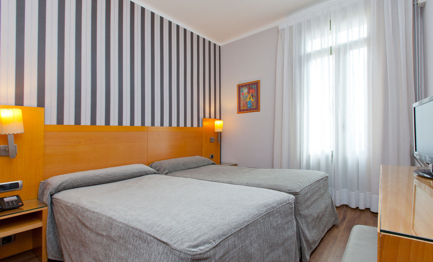 Hotel Lyon Βαρκελώνη Εξωτερικό φωτογραφία