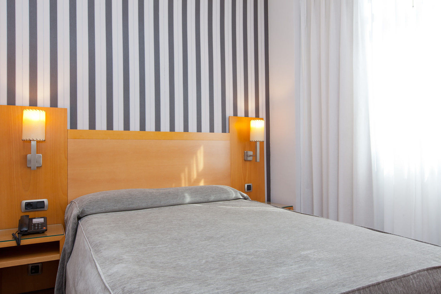 Hotel Lyon Βαρκελώνη Εξωτερικό φωτογραφία