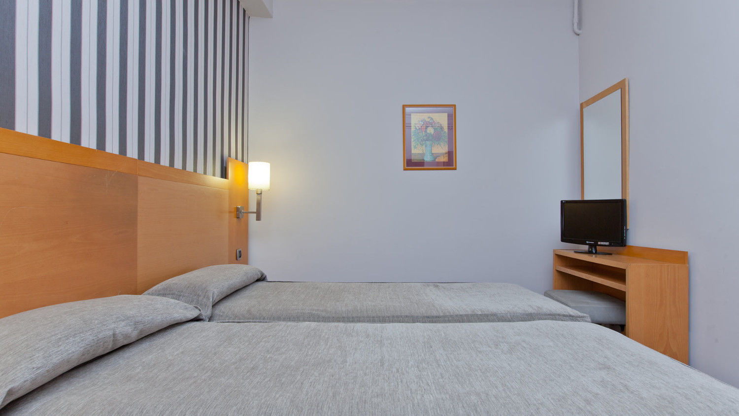 Hotel Lyon Βαρκελώνη Εξωτερικό φωτογραφία
