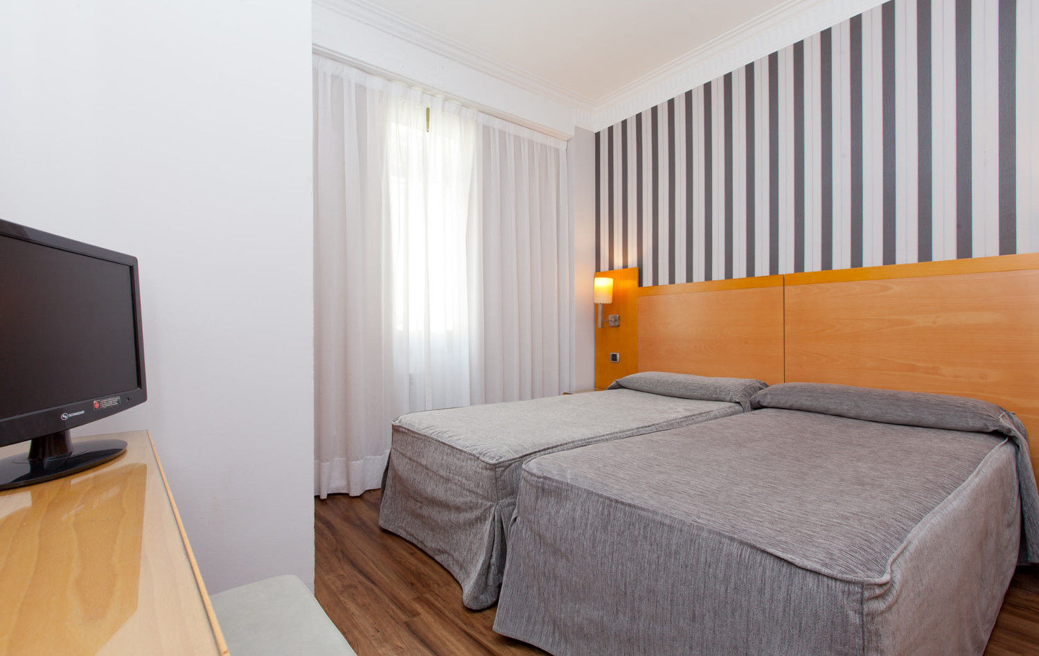 Hotel Lyon Βαρκελώνη Εξωτερικό φωτογραφία