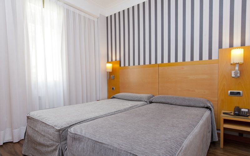Hotel Lyon Βαρκελώνη Εξωτερικό φωτογραφία