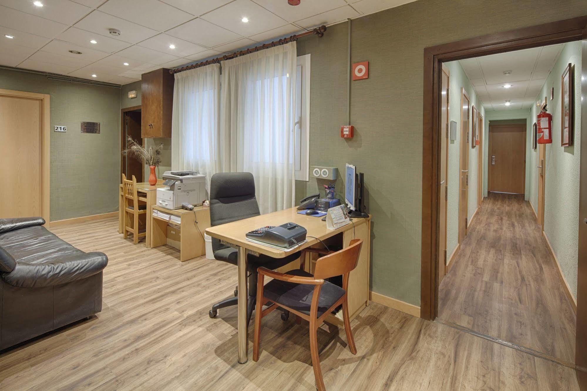 Hotel Lyon Βαρκελώνη Εξωτερικό φωτογραφία
